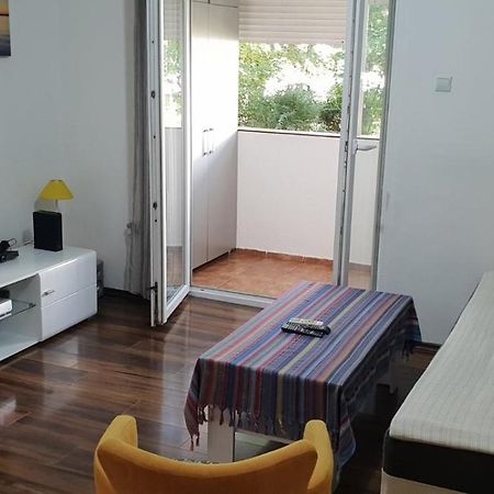 Yellow Apartment, Central Podgorica Ngoại thất bức ảnh