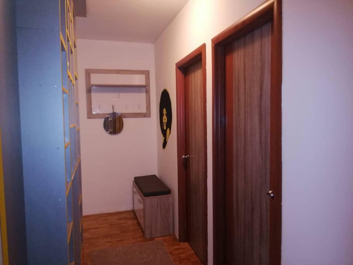 Yellow Apartment, Central Podgorica Ngoại thất bức ảnh